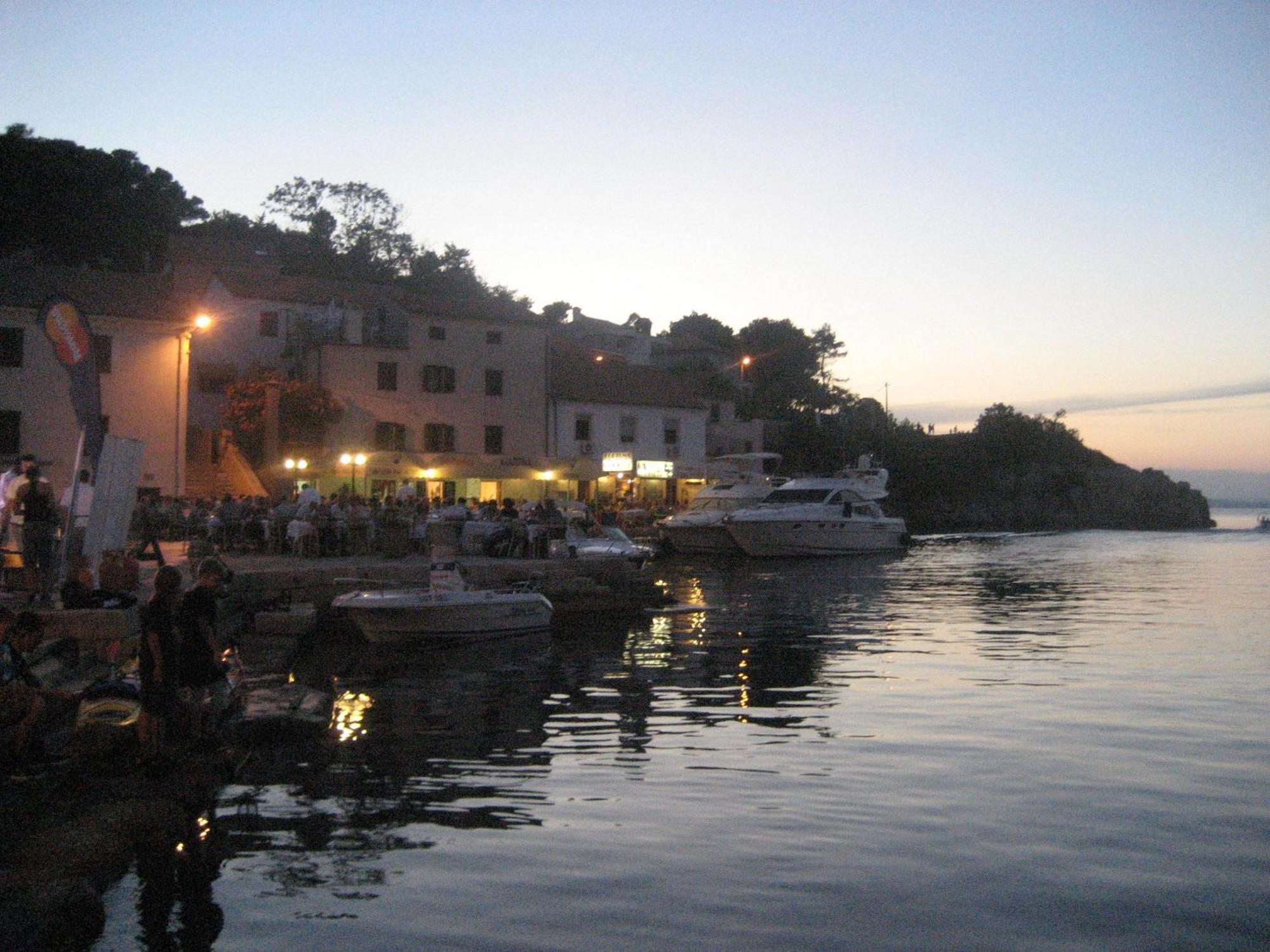 Apartments Veli Losinj Exterior photo